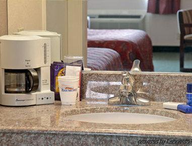 Americas Best Value Inn & Suites Fort Worth South Room photo