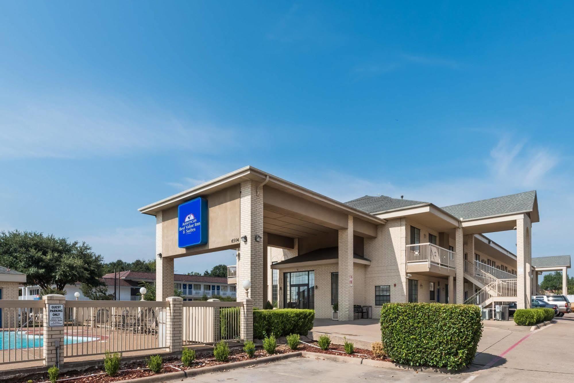 Americas Best Value Inn & Suites Fort Worth South Exterior photo